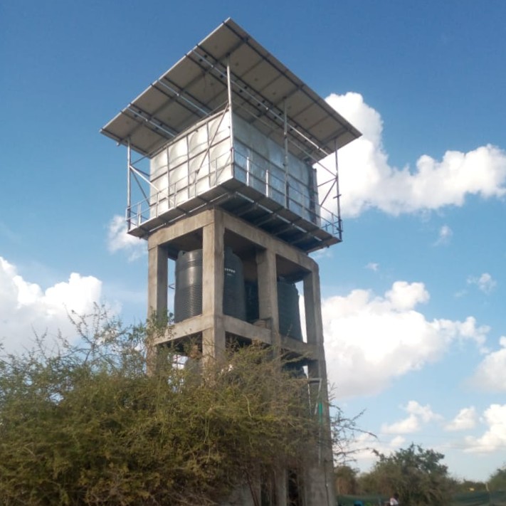 Home easy water concrete water tower with steel water tank powered by solar panels
